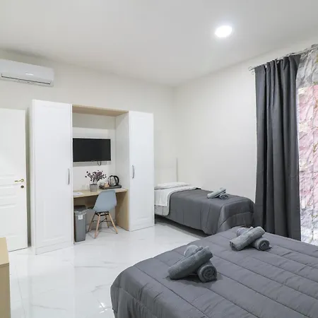 فندق مبيت وإفطار Italia 4*